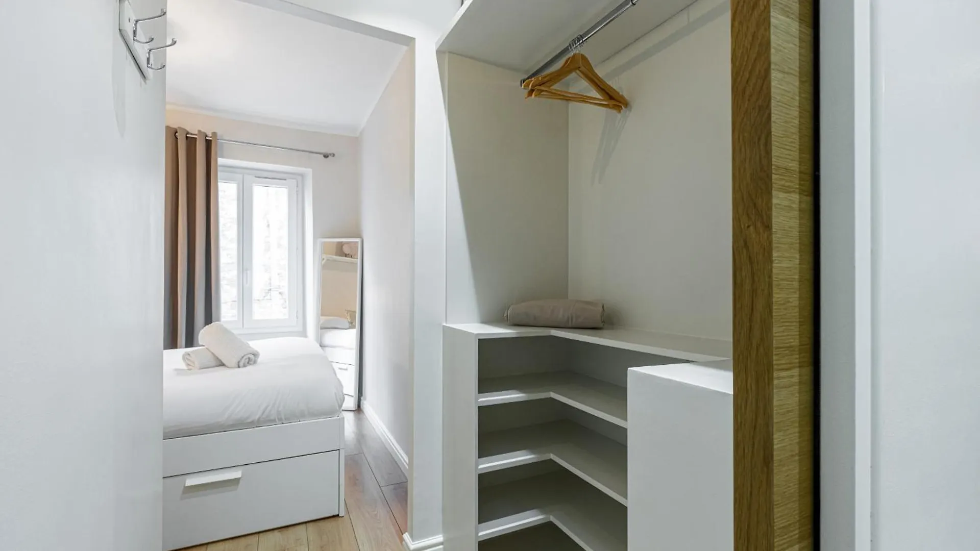 Lovely 1 Bdr Port Area Nice Fransa