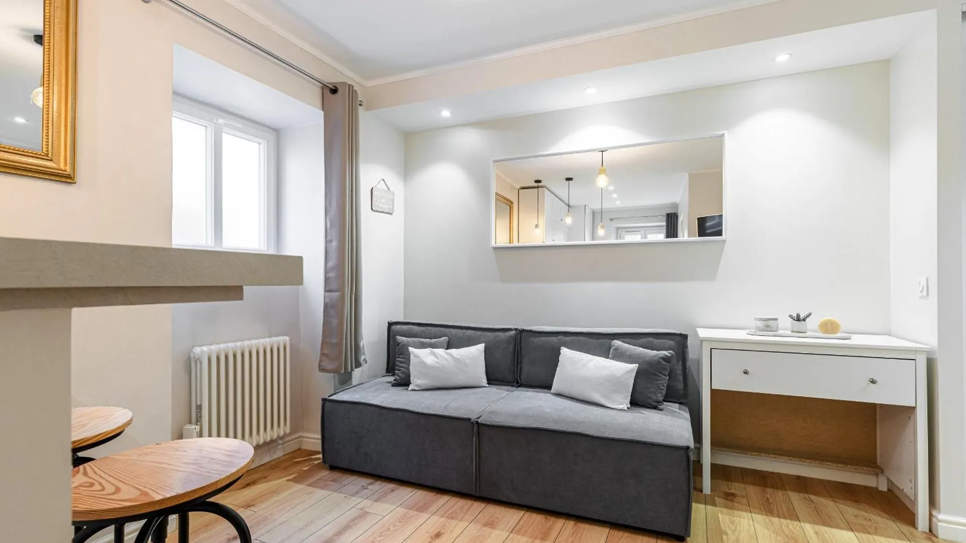 Lovely 1 Bdr Port Area Nice